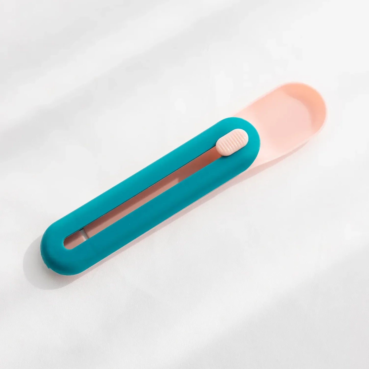 Cat Food Dispenser Spoon With Slider - Practical Food Portioner And Tube Ejector For Cats And Dogs