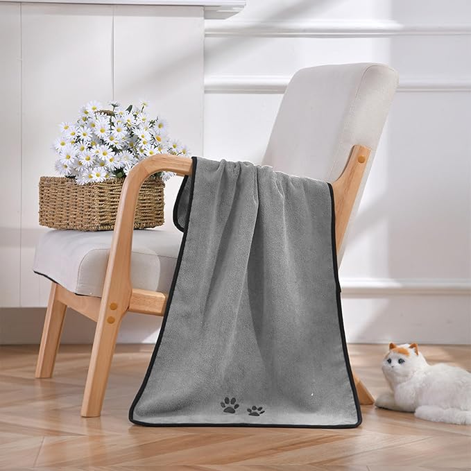 Microfibre Towel for Pets with Integrated Handbags