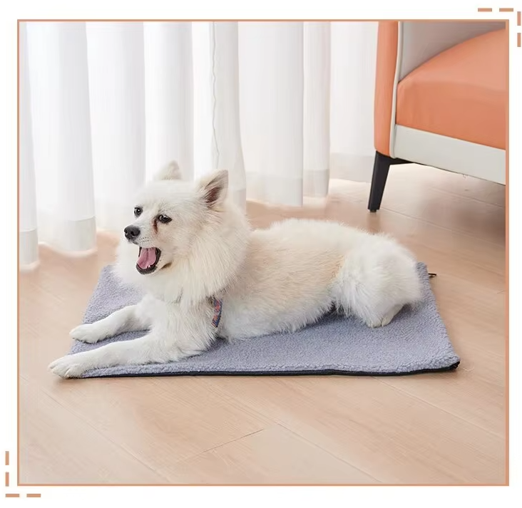 Self - Warming Pet Blanket - Cosy Heat Mat For Cats Dogs