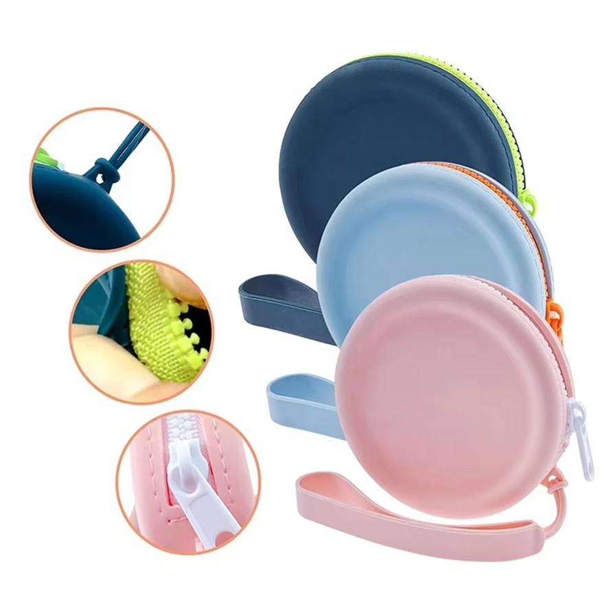 Foldable Treat Bag - Waterproof Portable Food Container for Dogs Cats