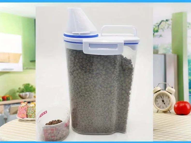 Food Dispenser For Pets With Measuring Cup