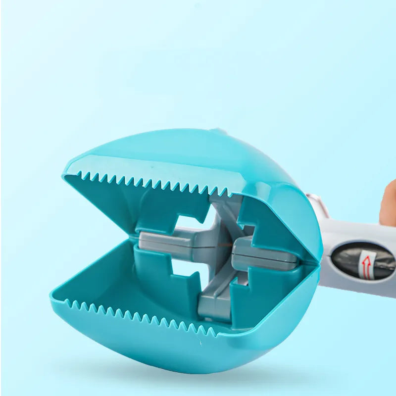 Hygienic Dog Waste Picker for on the Go with Bag Holder and One - Handed Operation