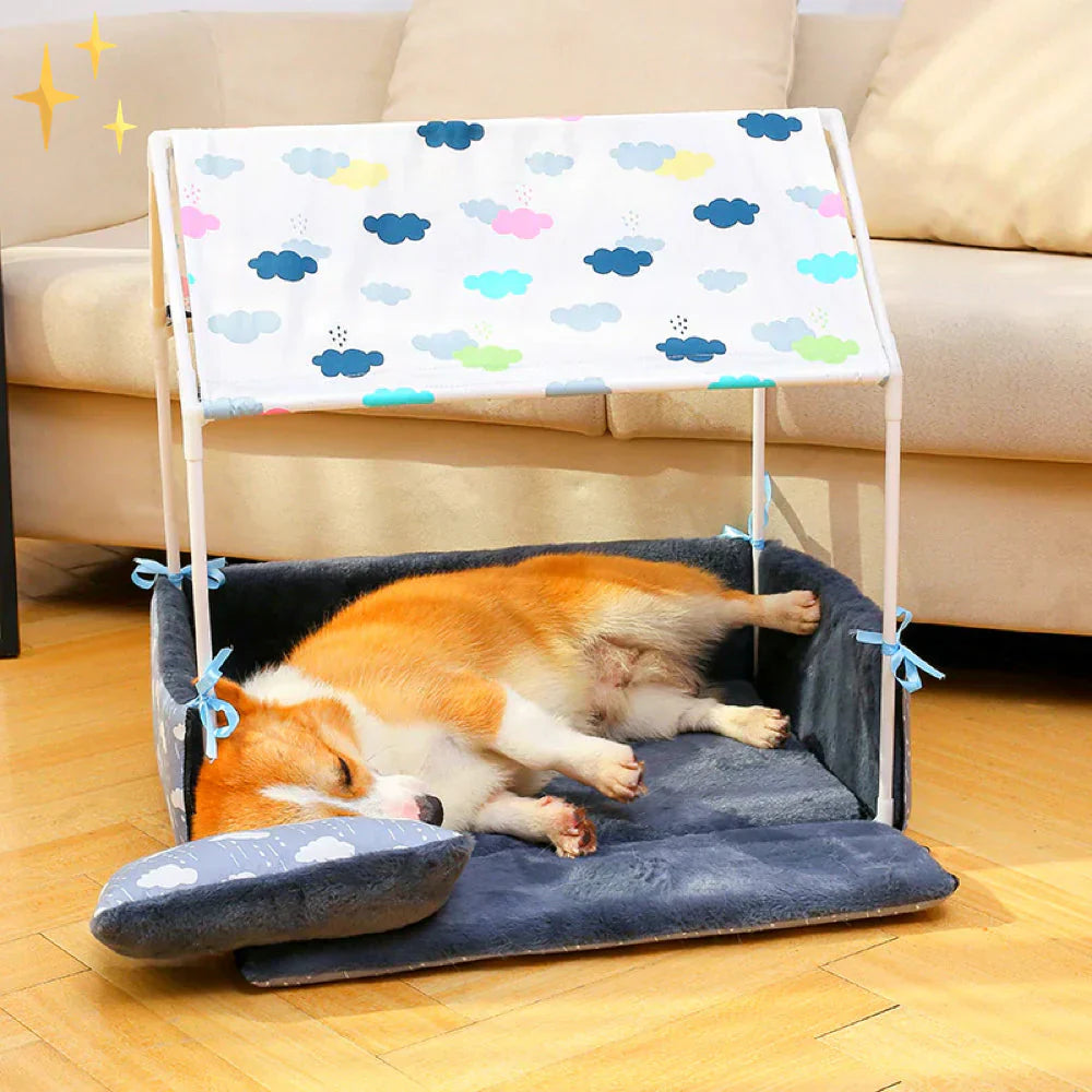 Fleece Sleeping Mat with Roof and Cuddly Pillow