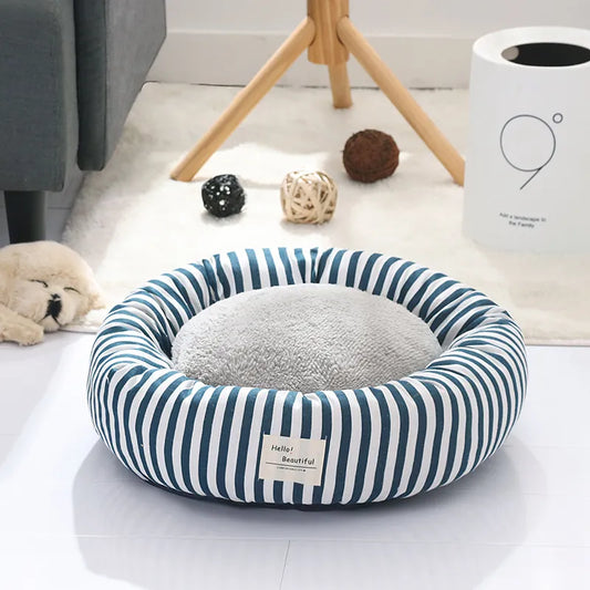 Dog Bed in a Chequered Design for Cosy Breaks
