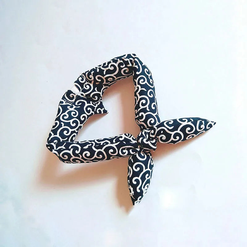 Cooling Dog Bandana With Traditional Pattern For Hot Days